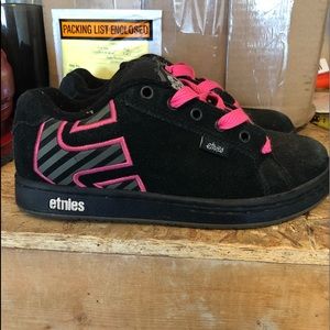 Women’s Etnies fader skate shoes size 6